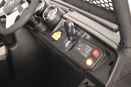 Электромобиль Mercedes-Benz Unimog Concept P555BP 4WD Белый