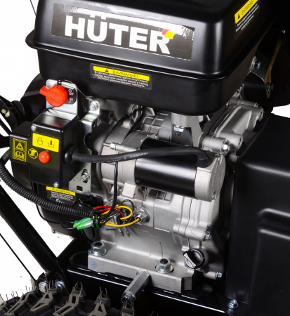 Бензиновый снегоуборщик Huter SGC 8100